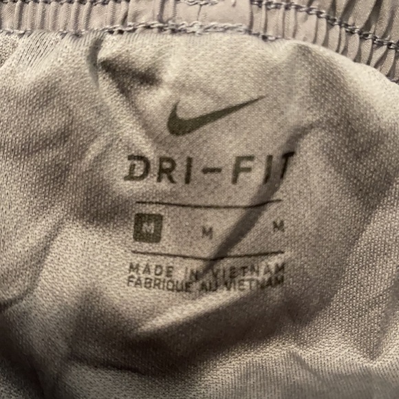 NIKE WMNS RUNNING SHORTS - Picture 15 of 16